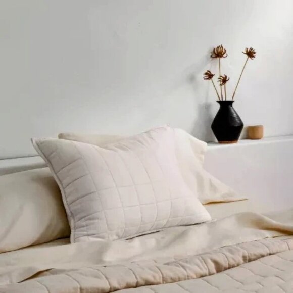 CASALUNA Linen Blend Quilt Pillow Sham - Picture 1 of 5